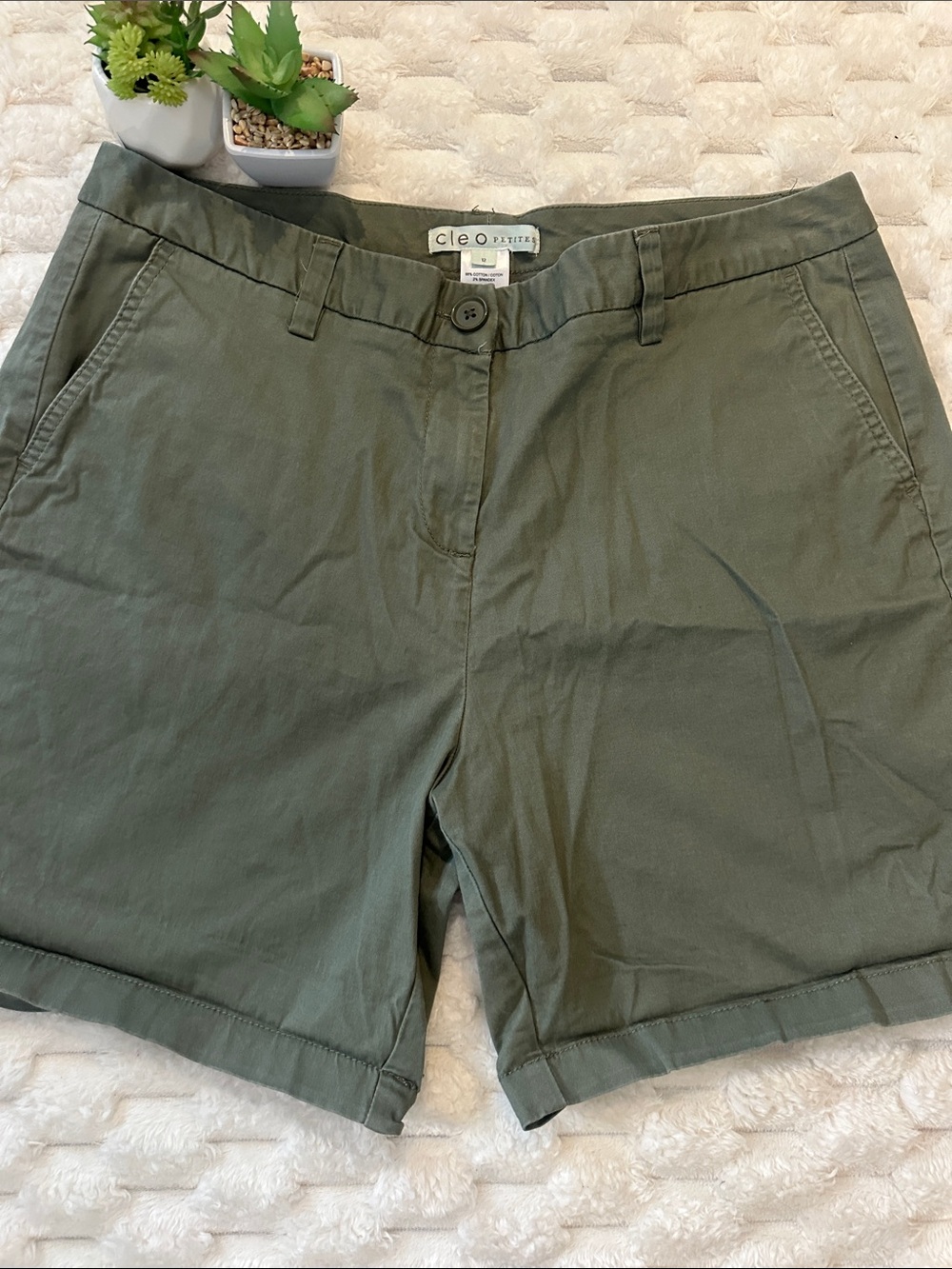 cleo Olive Green Cargo-Style Women's Shorts